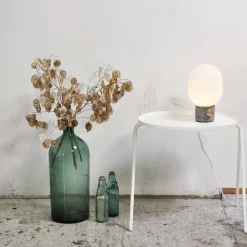 New Audo Copenhagen - JWDA Bordlampe - beton/messing