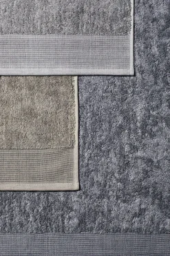 Online Blomus - Bath Towel - Elephant Skin Melange - 70 x 140 cm - GIO -