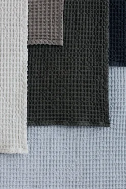 Hot Blomus - Bath Towel - White - CARO