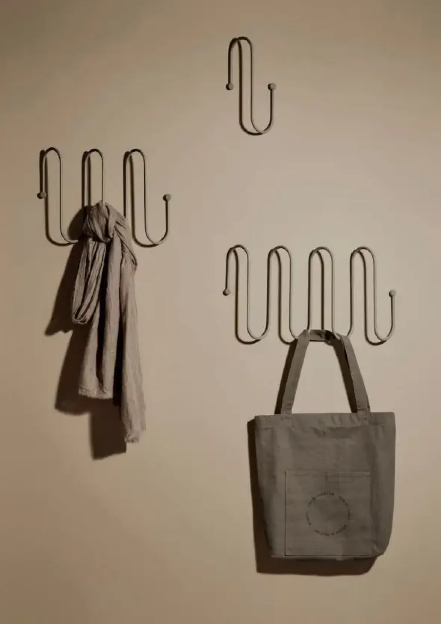 Online Blomus - CURL knagerække L - Nomad