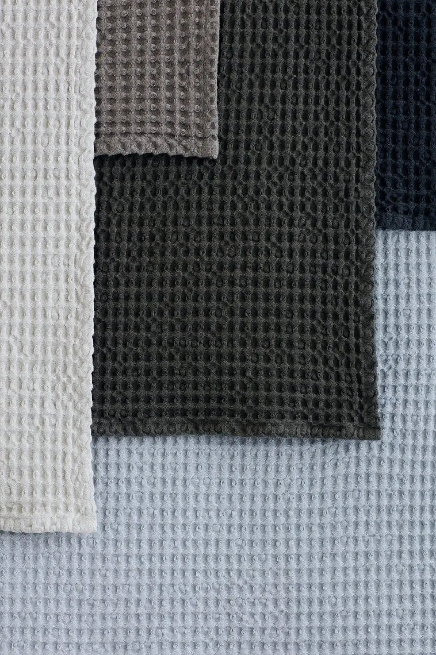 Best Blomus - Hand Towel - Magnet - CARO