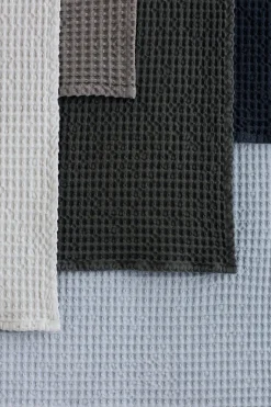 Hot Blomus - Set of 2 Guest Hand Towels - Magnet - CARO