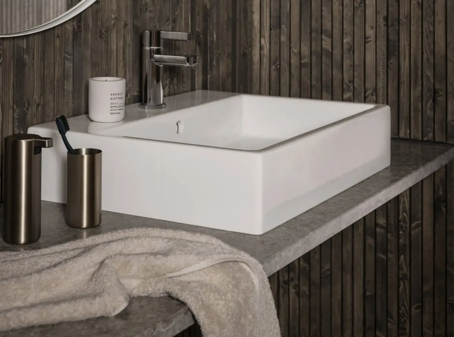 Hot Blomus - Soap Dispenser - Brass - MODO