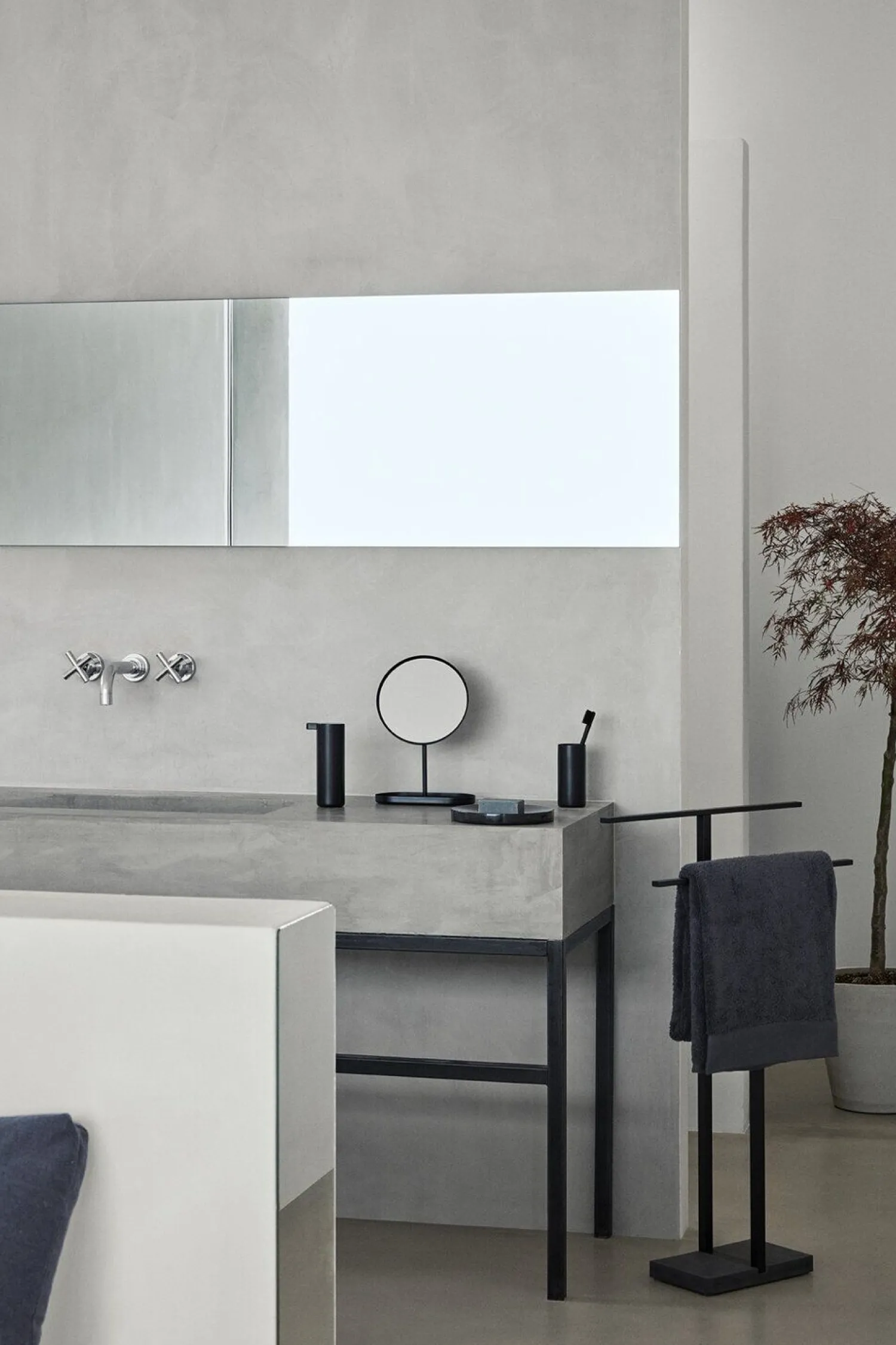 New Blomus - Towel stand - matt - MENOTO