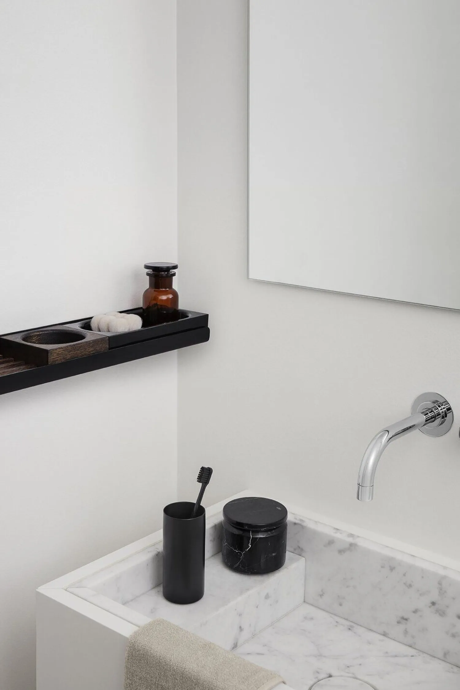 Blomus - Tray - H 4 cm, B 10 cm, T 10 cm - MODO
