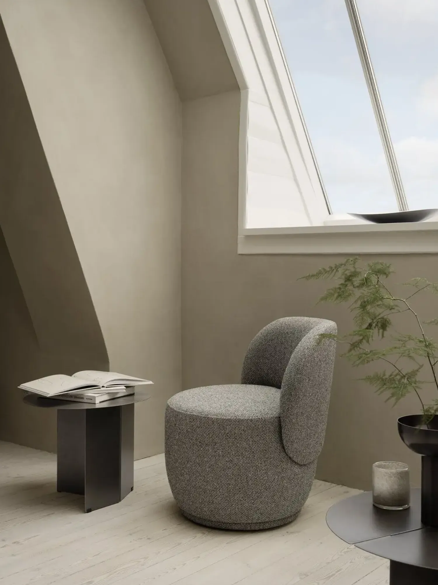 Blomus - Vase - MIYABI - Burned Metal, metallic finish