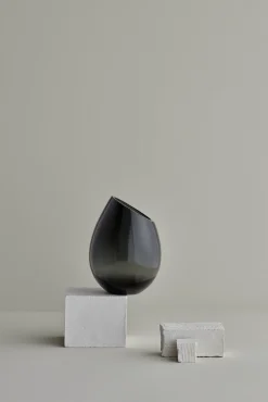 Hot Blomus - Vase - Smoke - DROP
