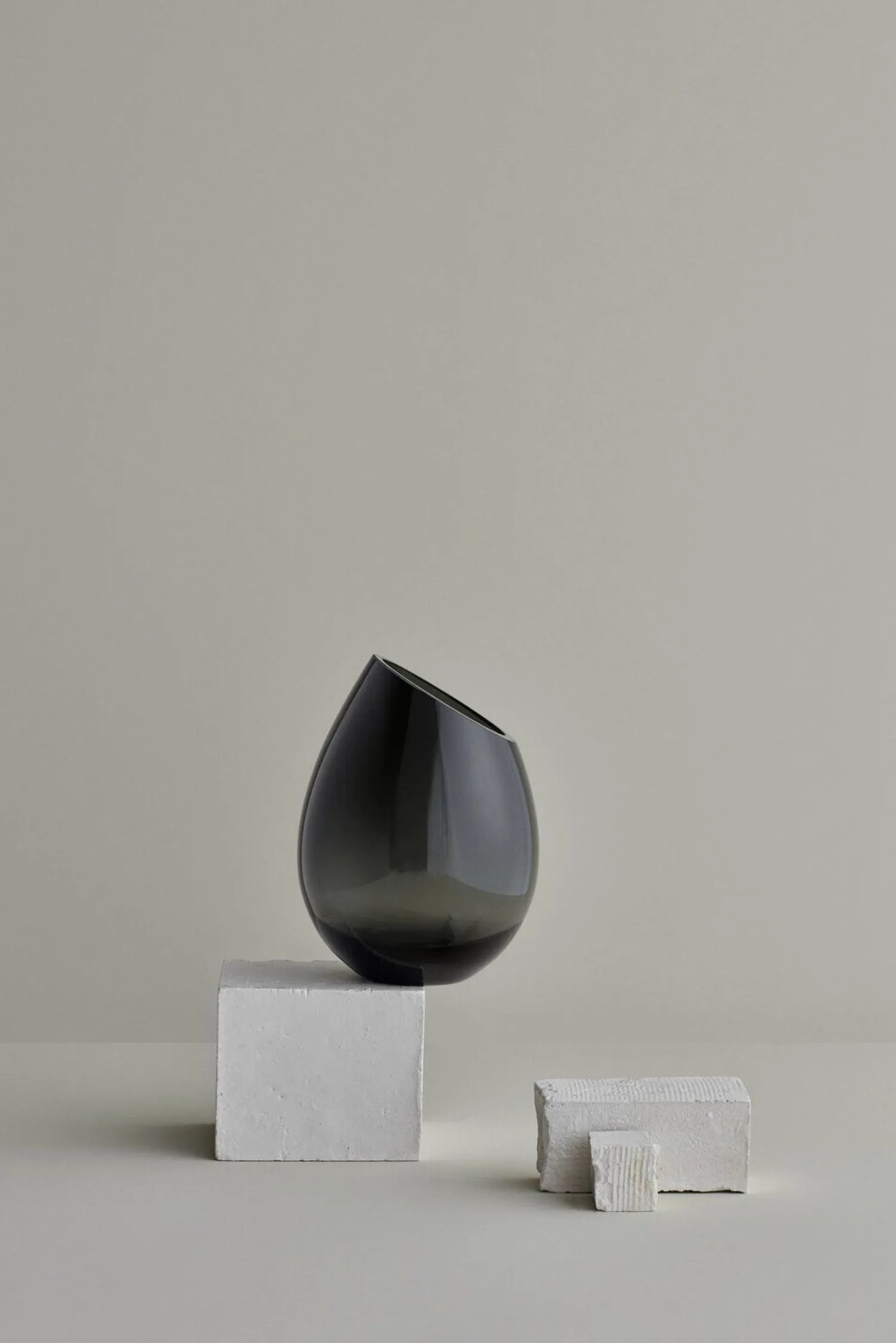 Online Blomus - Vase - Smoke - DROP