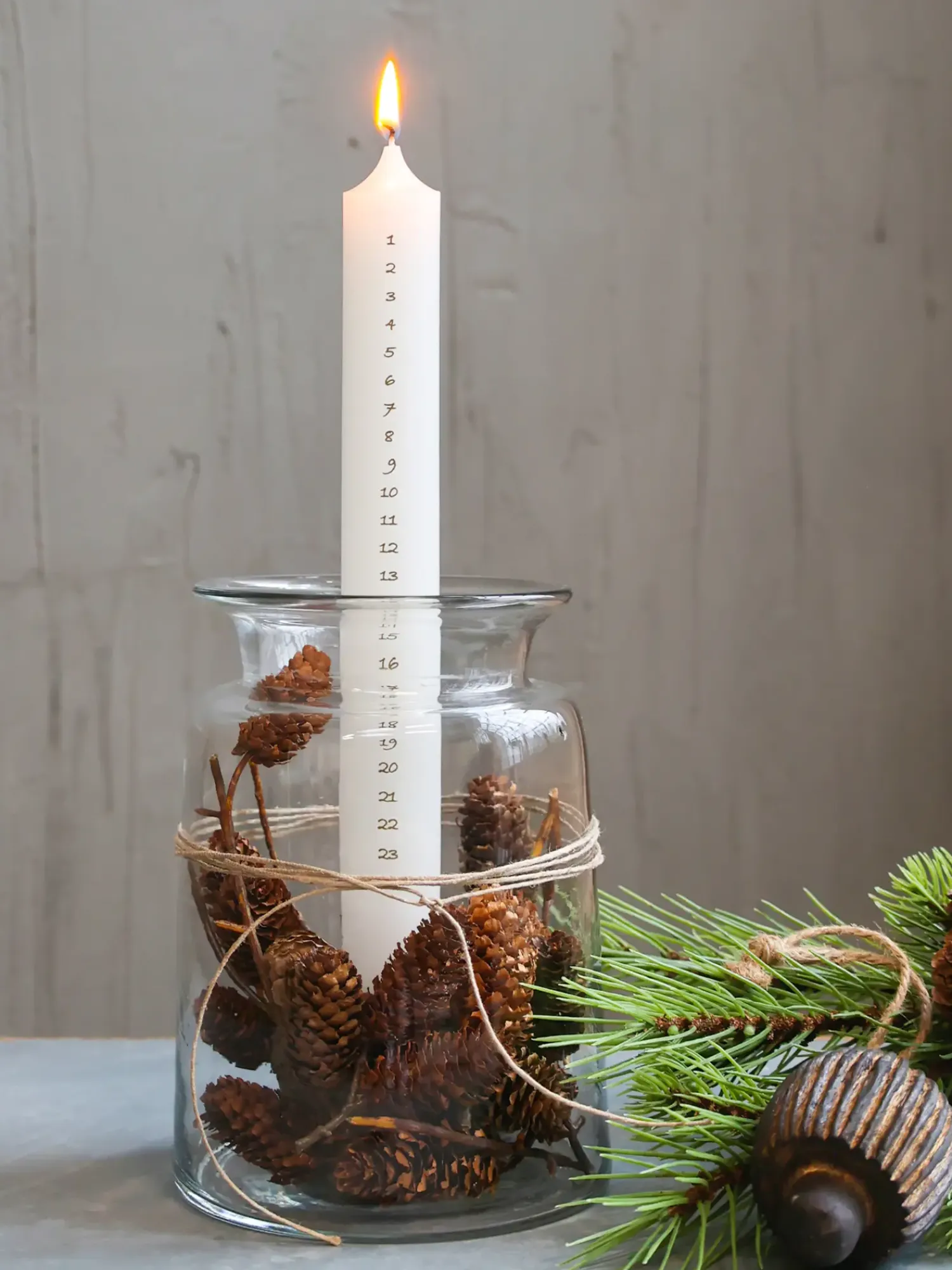 Online Chic Antique - Krone Kalenderlys - Hvid m. Guld tal