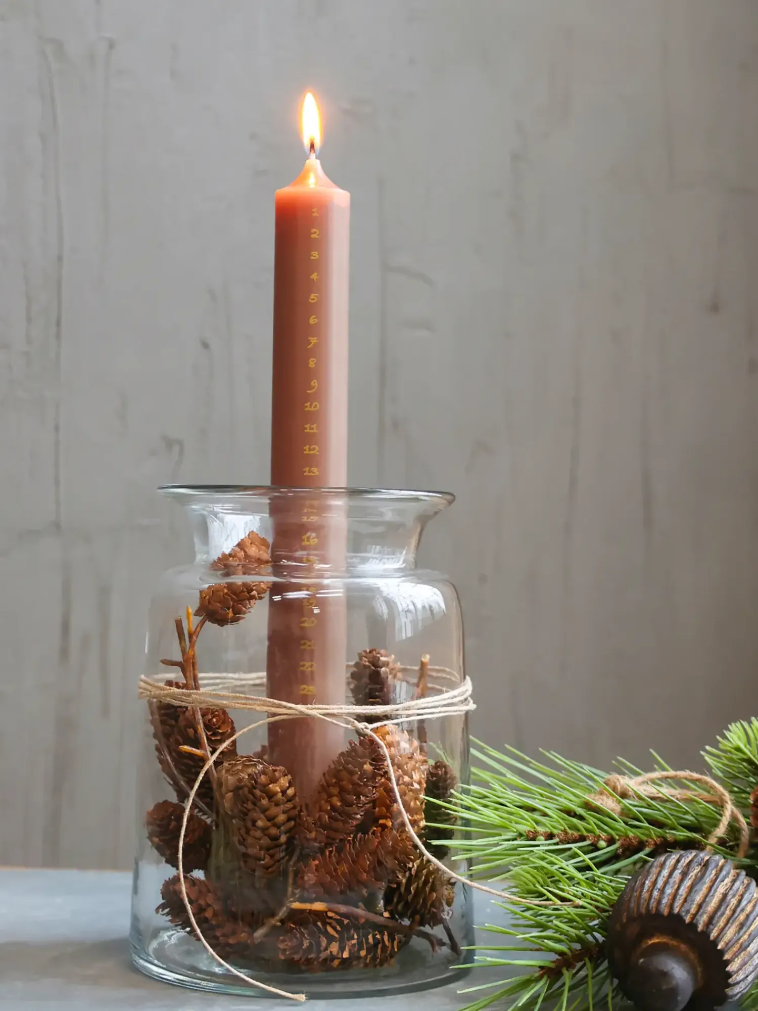 Outlet Chic Antique - Krone Kalenderlys - Hør m. Guld tal