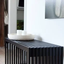 New Cinas - Rib bænk 104x35cm mahogni mat sort