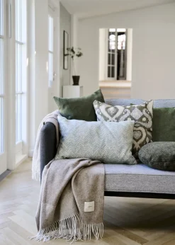 Clearance Compliments - Plaid - Waves Throw 140x200 cm - Sand