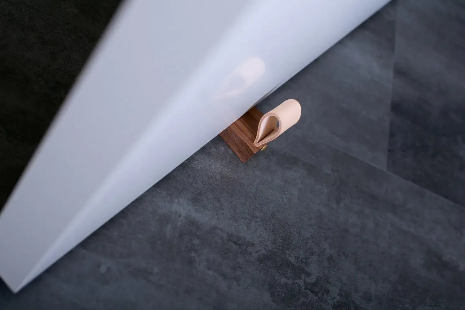 Outlet Dot Aarhus - Kiel - Dørkile/Dørstopper - Valnød, 2 cm høj