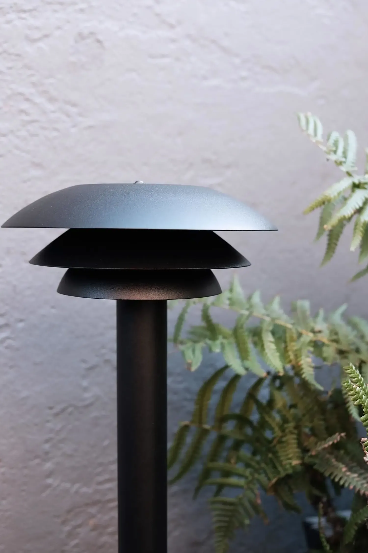 Clearance Dyberg Larsen - DL31 bedlampe - udendørs - sort (højde 100 cm)