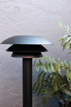 Discount Dyberg Larsen - DL20 bedlampe - udendørs havelampe - sort (højde 80 cm)