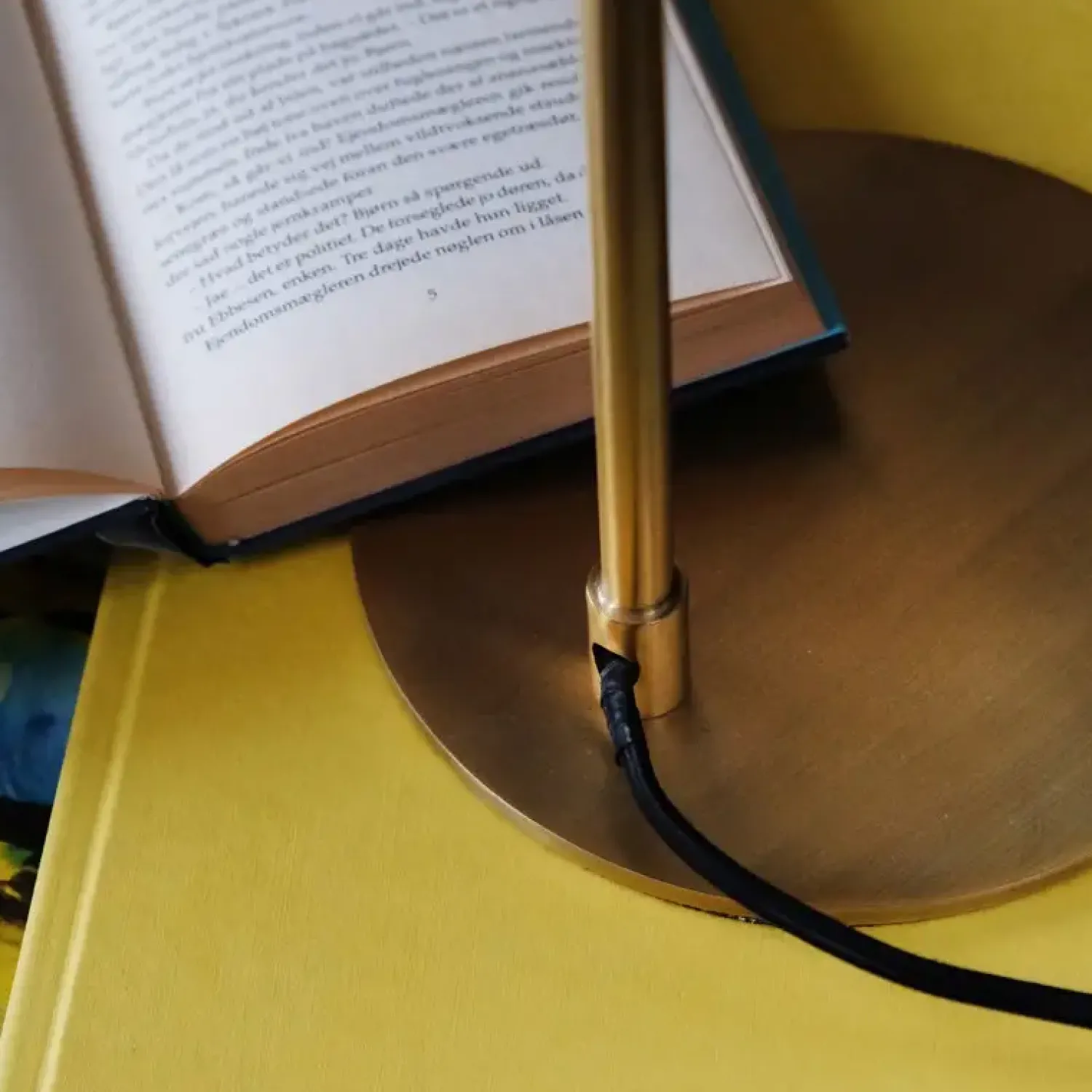 Clearance Dyberg Larsen - Futura Antik Brass Table bordlampe
