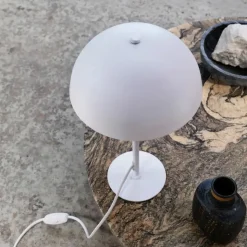 Sale Dyberg Larsen - Stockholm bordlampe - Medium - Mat hvid, Ø: 25 x H: 43 cm