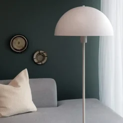 Clearance Dyberg Larsen - Stockholm gulvlampe - Mat hvid, 140 cm