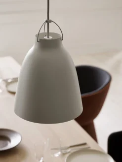 Sale Fritz Hansen - Loftlampe - Caravaggio™ Matt - Varm Grå - P3 Large