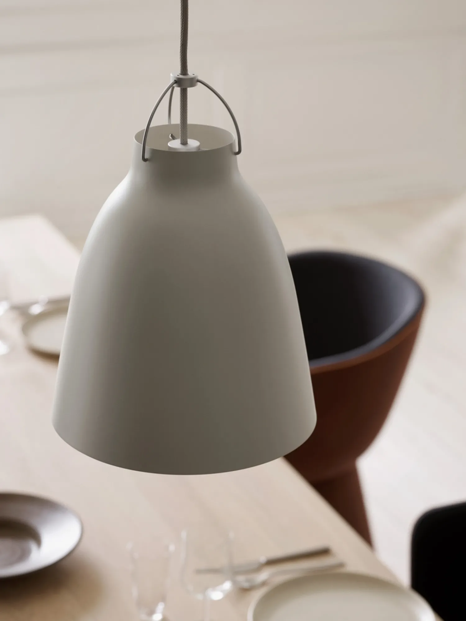 Hot Fritz Hansen - Loftlampe - Caravaggio™ Matt - Varm Grå - P2 Medium