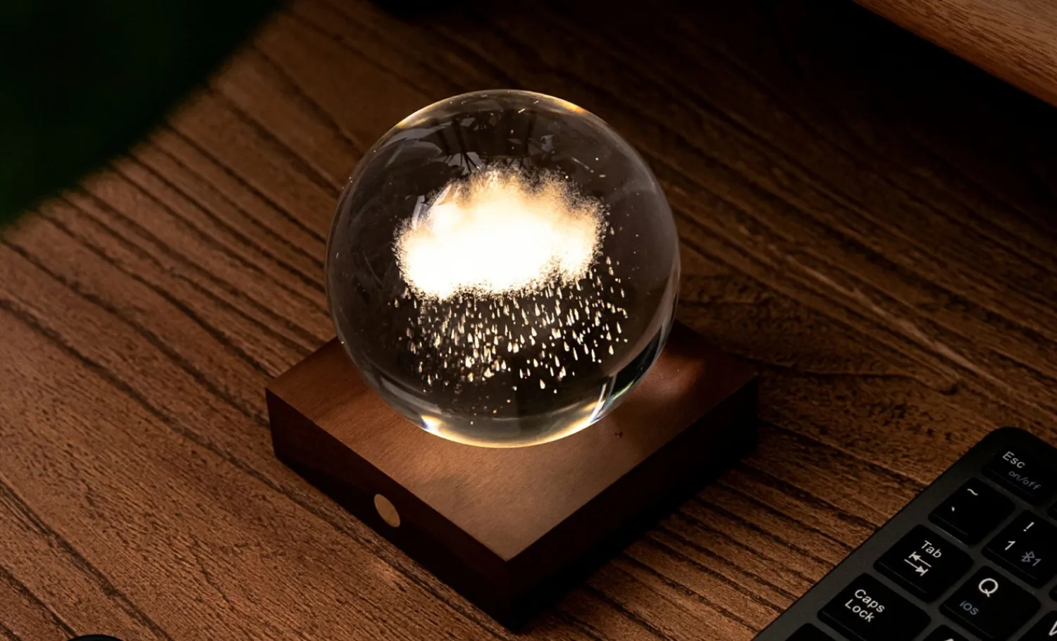 Clearance Gingko - Amber Crystal Light Bordlampe - 3D Laser Rain Cloud