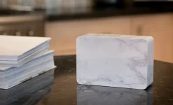 Hot Gingko - Brick Click Clock Marble / White LED