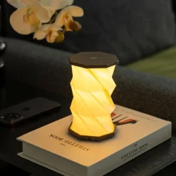 Best Gingko - Hexagon Twist Bordlampe - Mini - Walnut Drift - H14 cm