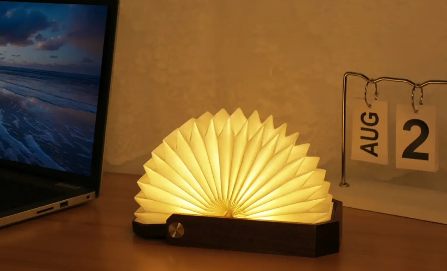 Hot Gingko - Smart Origami Lamp - Walnut