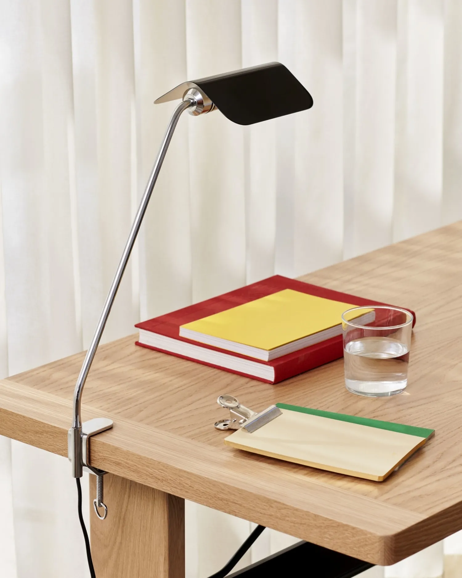 Sale Hay - Bordlampe - Apex Desk Clip Lamp - Oyster White / Hvid