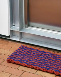 Discount Hay - Coco dørmåtte - Stripe Wave - Brown & Navy - 40x80 cm
