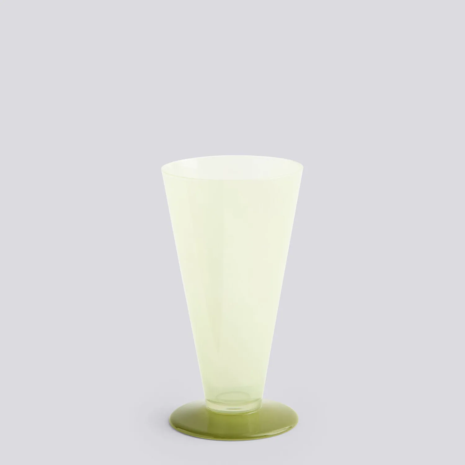 New Hay - Conical Vase - Small - Lys grøn/mørk lime