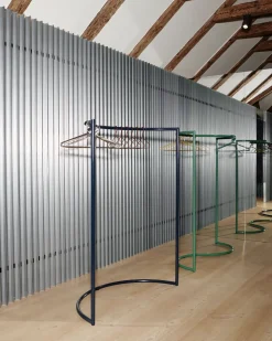 Clearance Hay - garderobestativ - Colour Rack - C-Shape - Standard Grey / grå