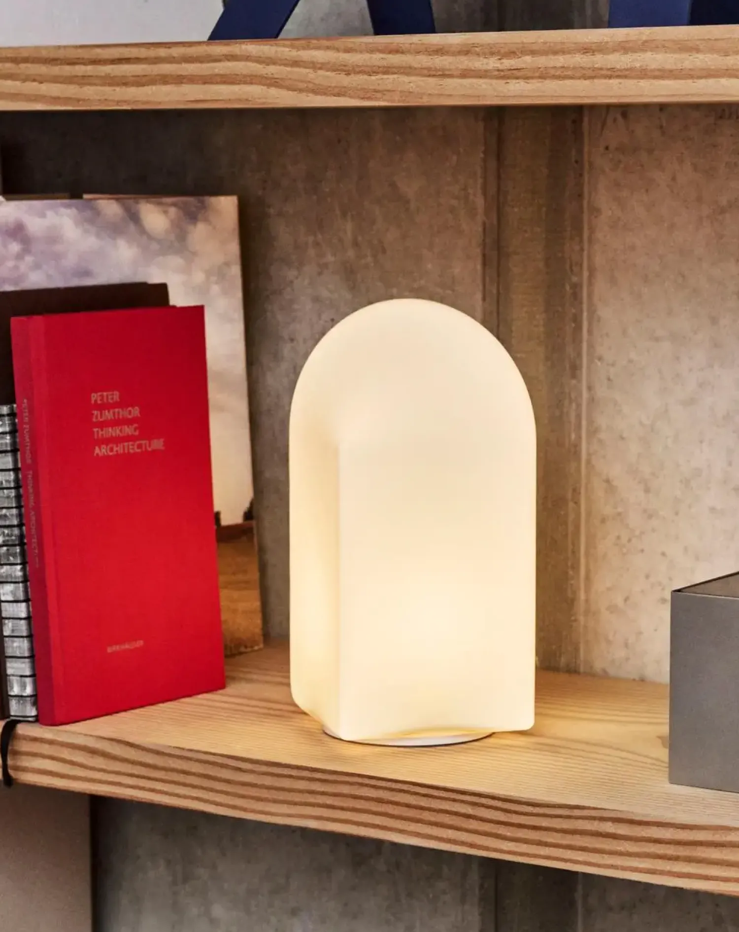Hot Hay - Parade Portable Lamp - Shell White - 24 cm