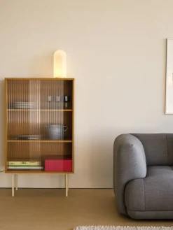 Best Hay - Reol til Gulv med Glaslåger - Colour Cabinet - Gul - Høj model, B75 X D39 X H130 cm