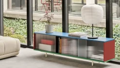 New Hay - Reol til Gulv med Glaslåger - Colour Cabinet - Multi farve - Large, B180 X D39 X H51 cm