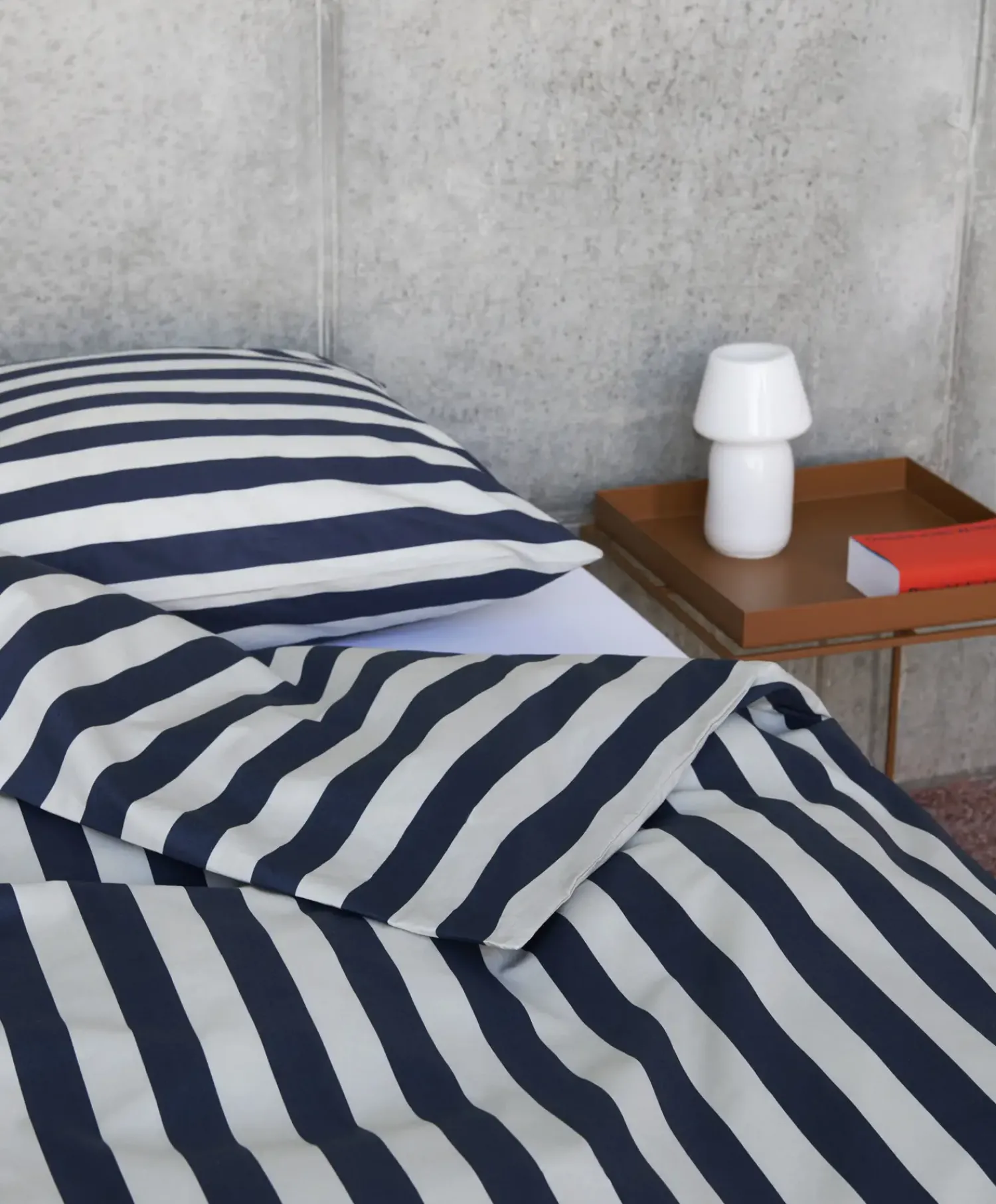 Hot Hay - Été Bed Linen - Dynebetræk - midnight blue og light grey (140 x 200 cm)
