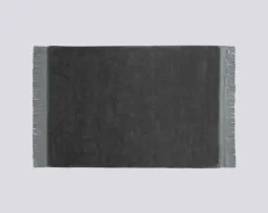 Outlet Wrong for HAY HAY tæppe - Raw Rug 140 x 200 i antracit,
