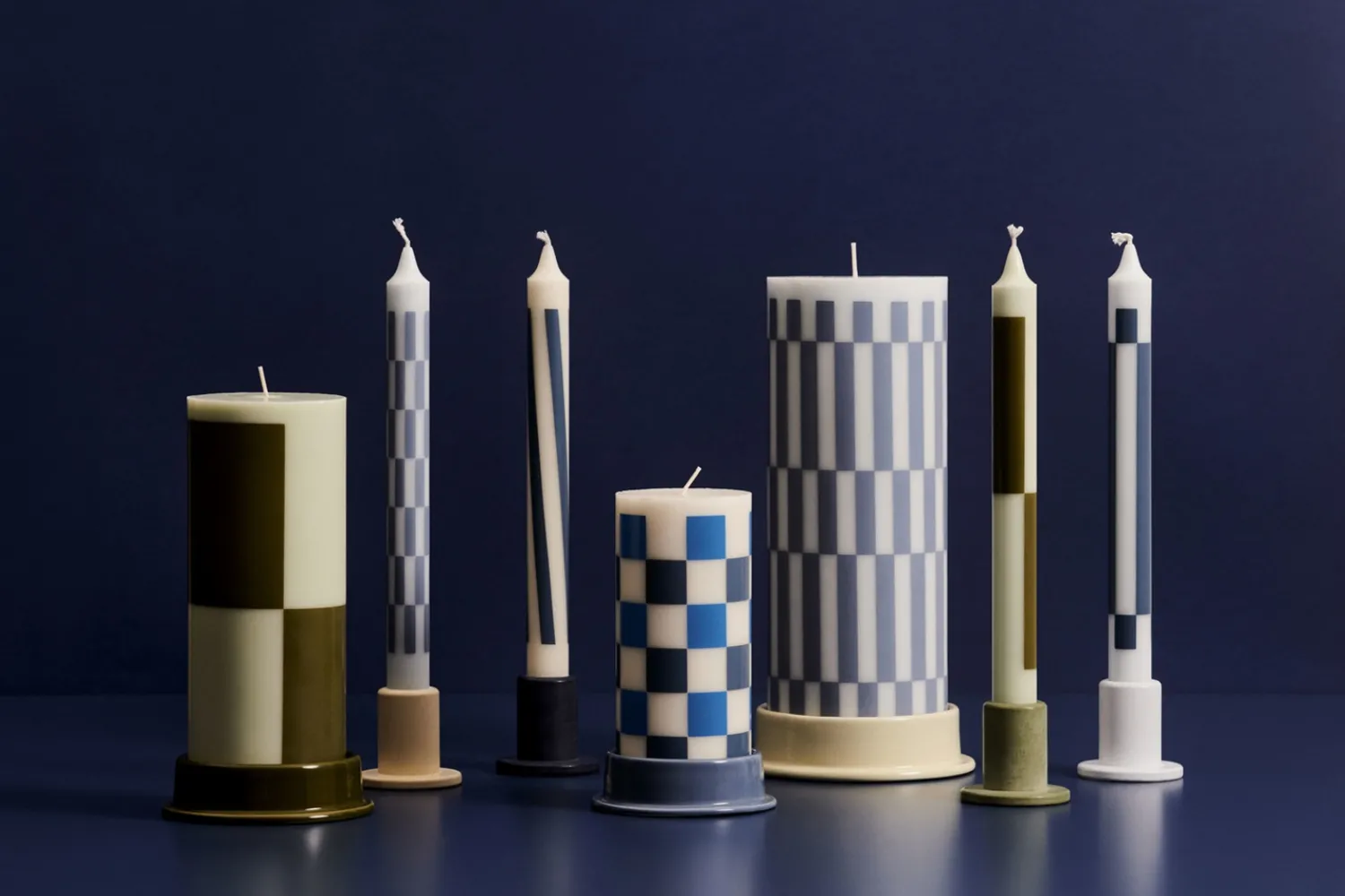 Hot Hay - Tube Candleholder S - Concrete - Lys blå