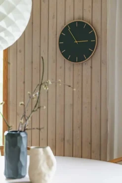 Best Hemverk - Vægur - Lys Eg/Mørkegrøn - Sølv visere - Ø28 cm