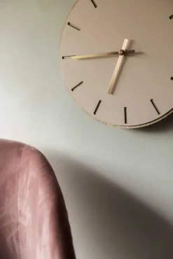 Outlet Hemverk - Vægur - Lys Eg/Powder Dusty Rose - Kobber visere - Ø38 cm
