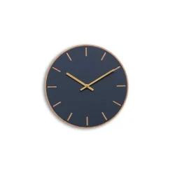 Outlet Hemverk - Vægur - Lys Eg/Smokey blue - Guld visere - Ø28 cm