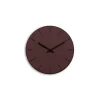 Hemverk - Vægur - Mørk Eg/Burgundy - Sorte visere - Ø28 cm
