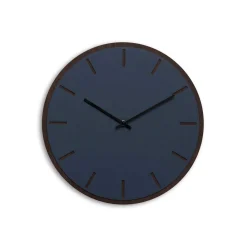 Hot Hemverk - Vægur - Mørk Eg/Smokey Blue - Sorte visere - Ø38 cm