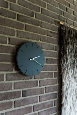 New Hemverk - Vægur - Mørk Eg/Sort - Sorte visere - Ø38 cm