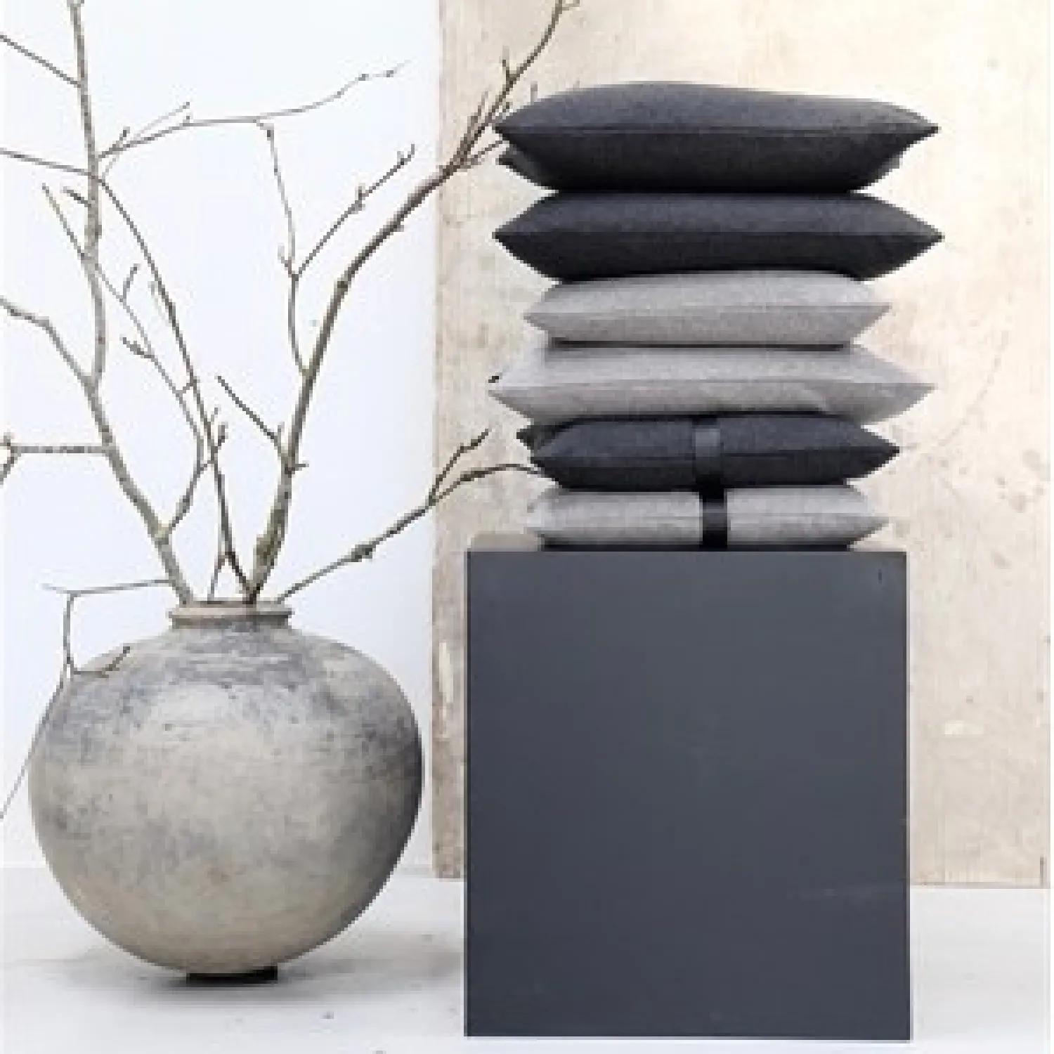 Online Louise Smærup - Pude Boule - Light Grey (50x50 cm)