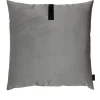 Outlet Louise Smærup pude - Lysegrå pude i velour 65 x 65 cm