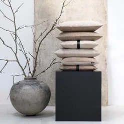 Discount Louise Smærup - Pude Phobos - Light Sand (40x60 cm)