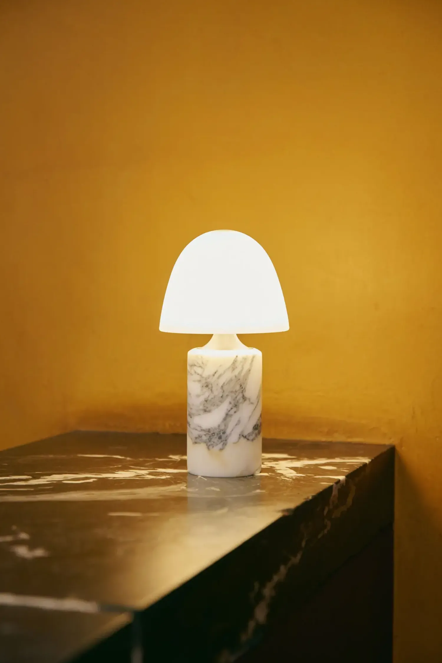 Sale Made by Hand - Bordlampe - FUSE Trådløs - Marmor