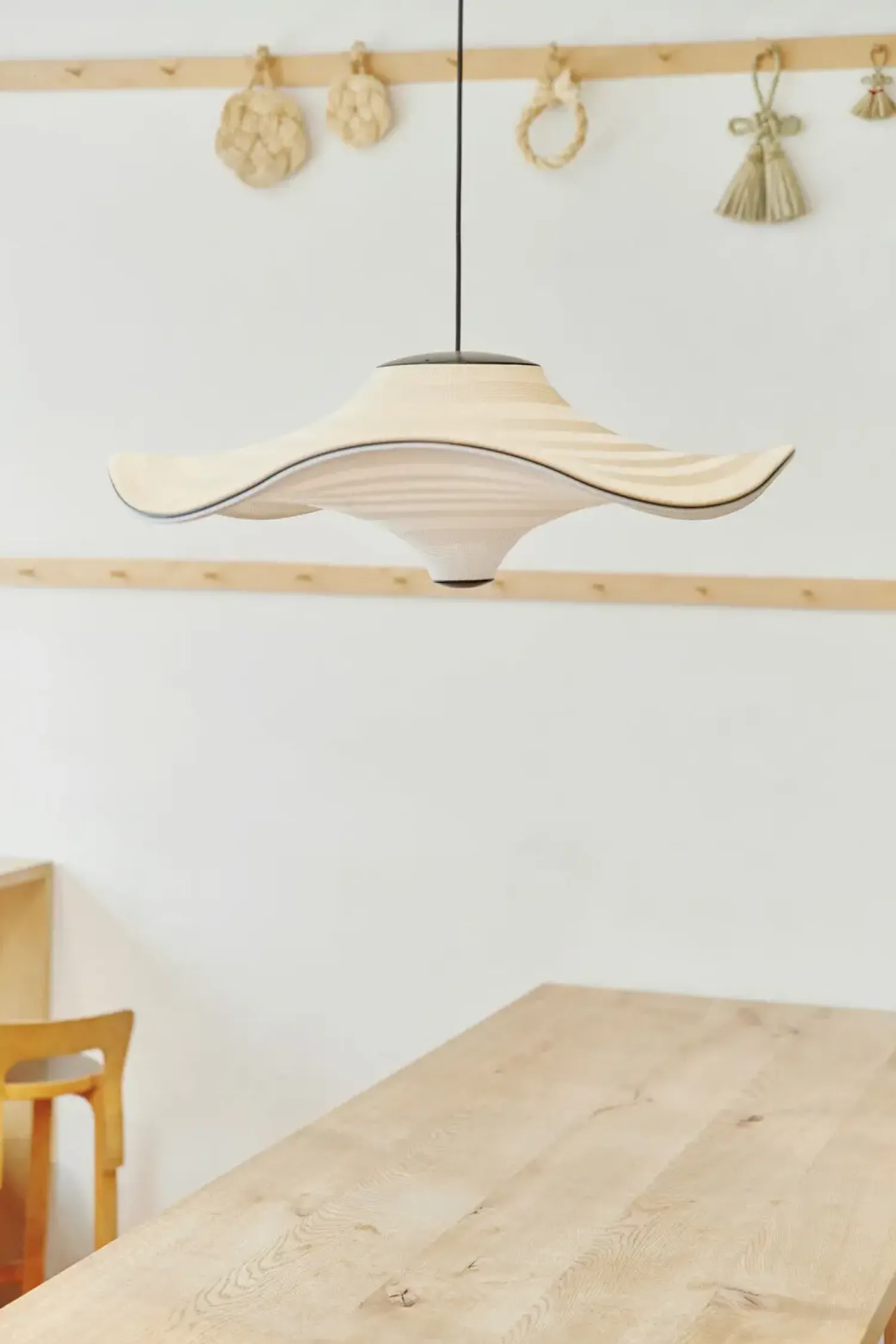 Sale Made by Hand - Pendellampe - Flying Ø96 - Golden Sand