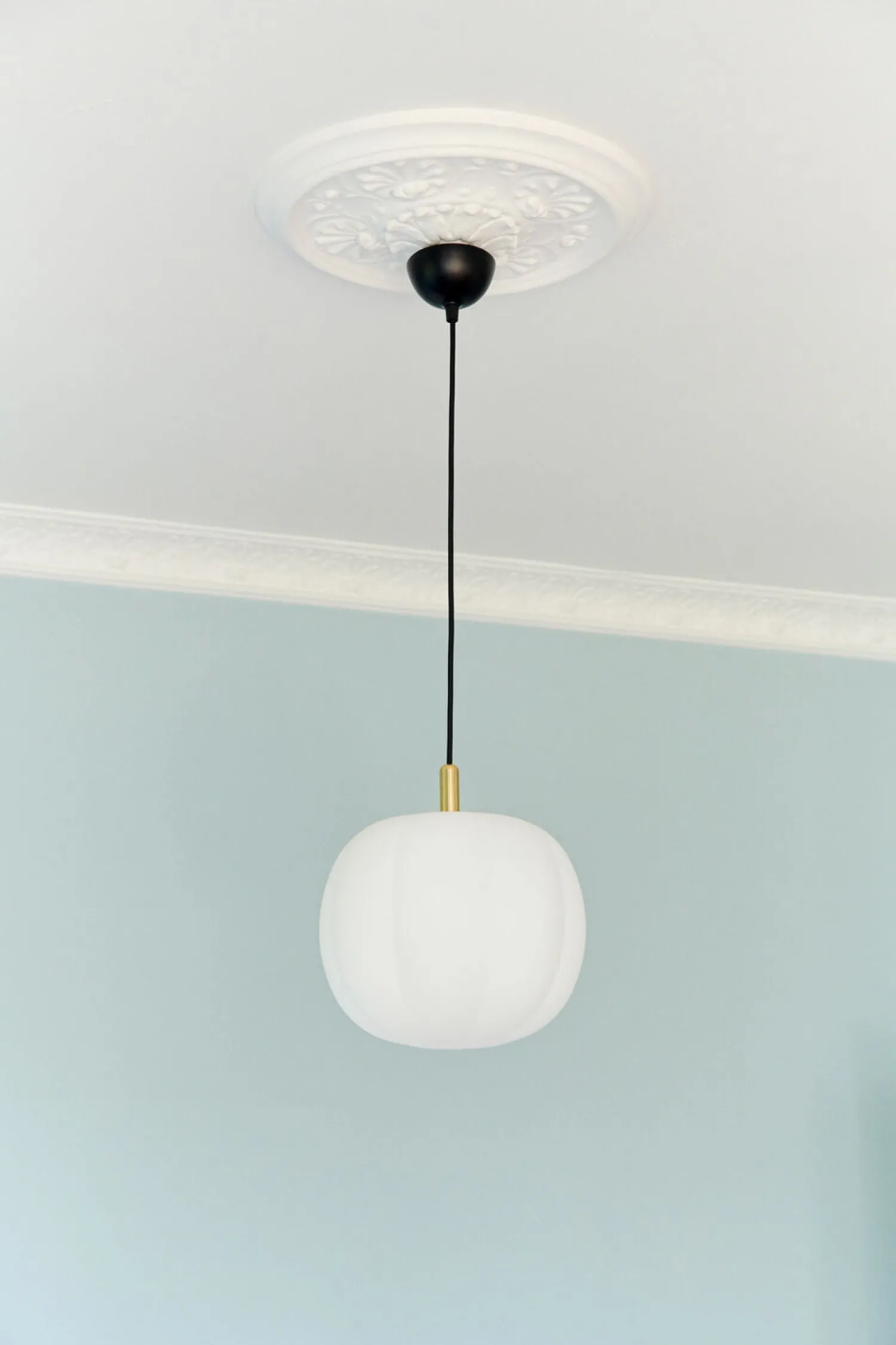 Outlet Made by Hand - Pepo Pendant Small Ø20 Messing Top - Opal